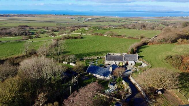 5 bed property, in Llanbedr, £765,000