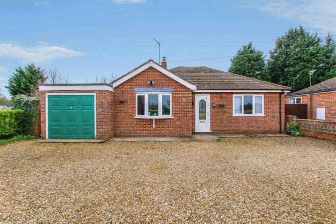 3 bed property, in Delph Road, £240,000