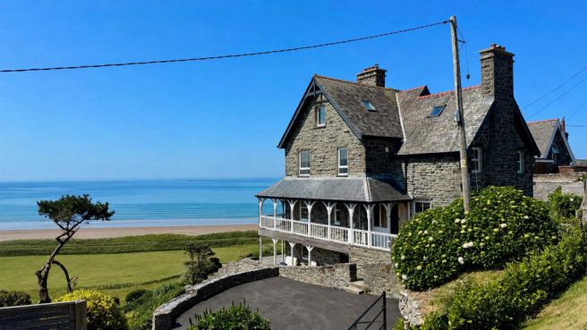 6 bed property, in Llanaber, £1,200,000