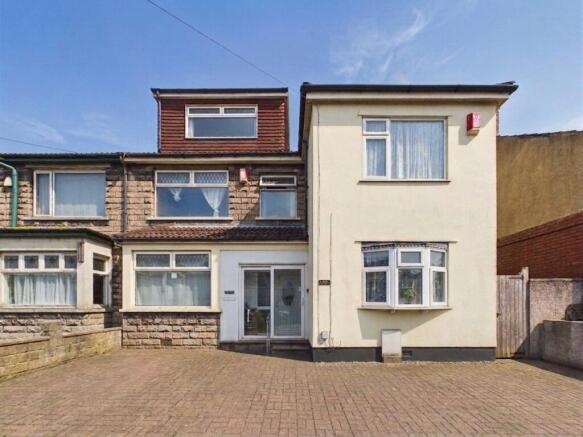 6 bed property, in Lodge Causeway, £525,000