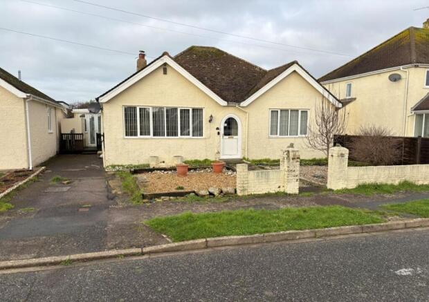 2 bed property, in 14 Orchard Avenue, £230,000
