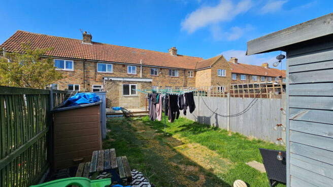 4 bed property, in Douglas Road, £200,000
