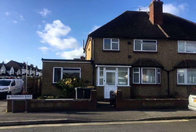 5 bed property, in 28 Deerbarn Road, £625,000