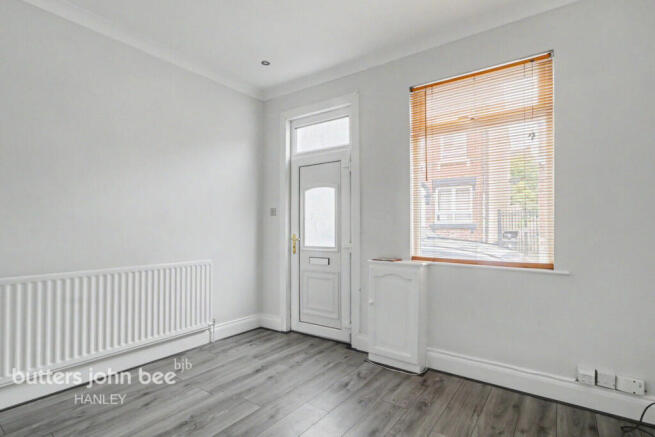 2 bed property, in Stoke-On-Trent ST1 6, £81,000