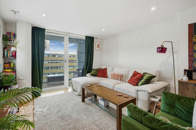 1 bed property, in Merryweather Place, £350,000