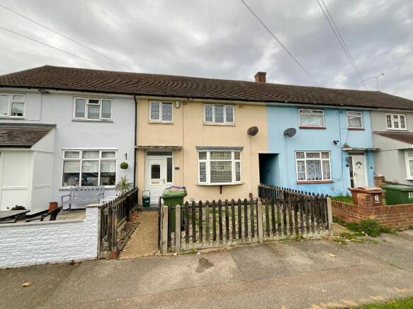 3 bed property, in Dalroy Close, £345,000