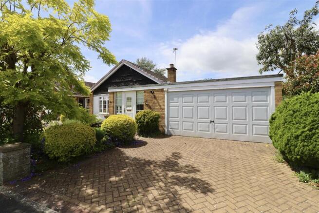 3 bed property, in Chapel Fields, £289,950
