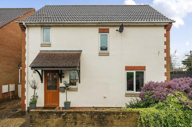 5 bed property, in Balsam Park, £425,000