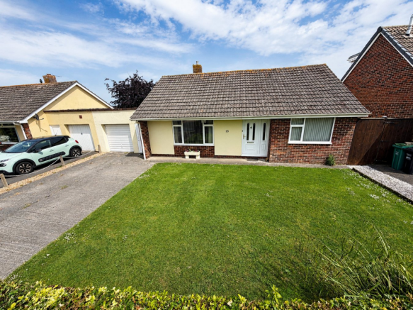 3 bed property, in Ash Tree Road, £310,000