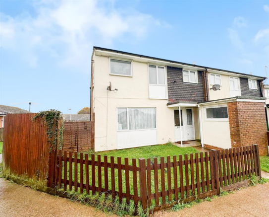 3 bed property, in Bristol Road, £270,000