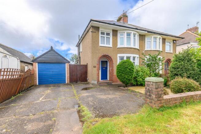 3 bed property, in Highfield Road, £375,000