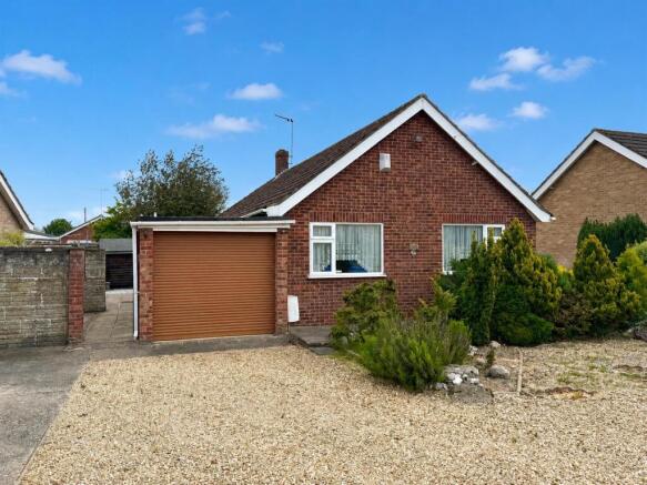 3 bed property, in Churchfleet Lane, £215,000