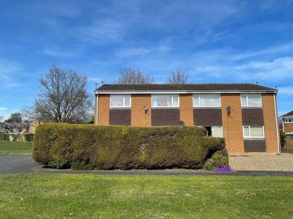 2 bed property, in Burnhope Close, £20,000