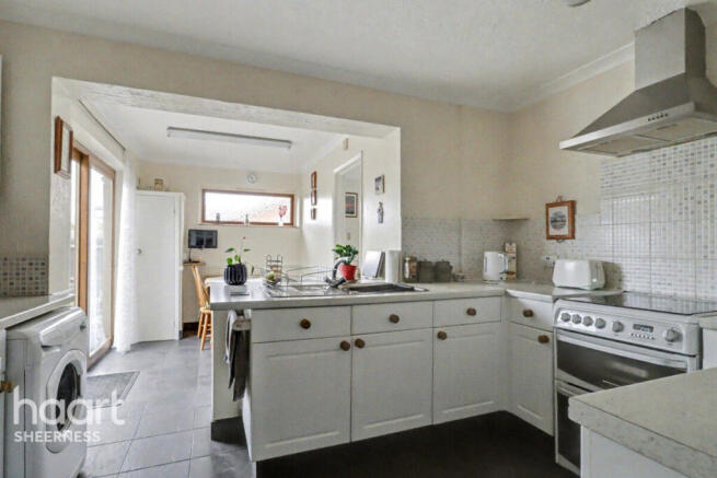 3 bed property, in Scocles Road, £360,000