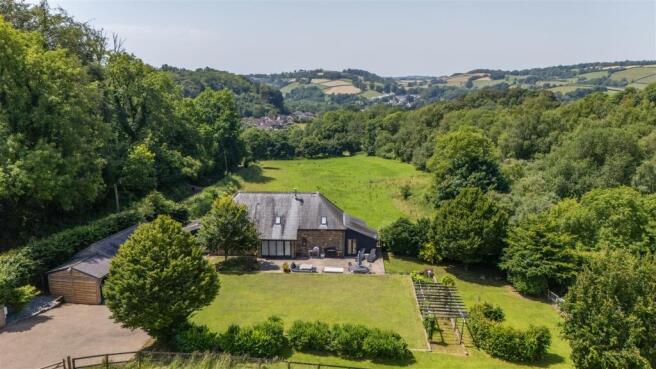 4 bed property, in Bampton, £1,200,000