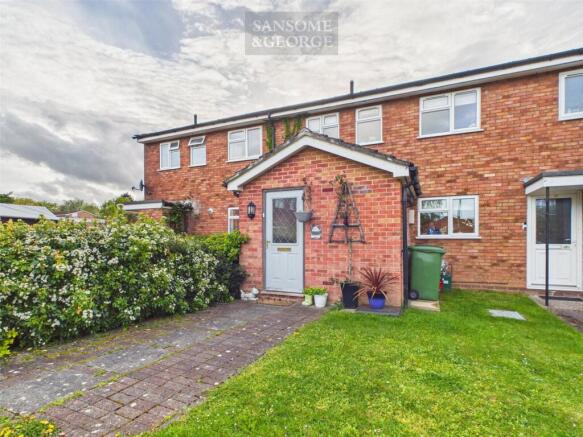 3 bed property, in Longcroft Road, £330,000