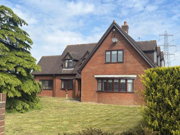 4 bed property, in High Road, £575,000
