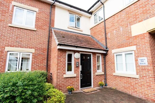 2 bed property, in Tudor Court, £145,000