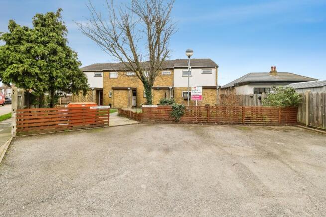 1 bed property, in Hood Road, £195,000