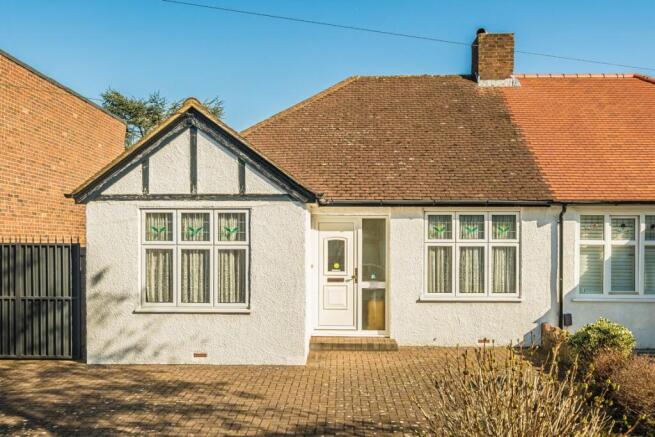 2 bed property, in Lyndhurst Avenue, £550,000