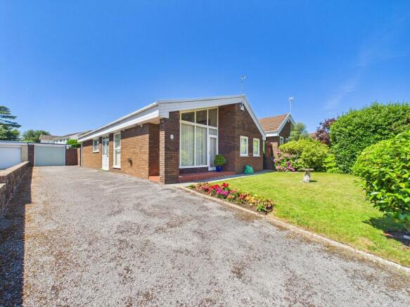 3 bed property, in Northlands Park, £400,000