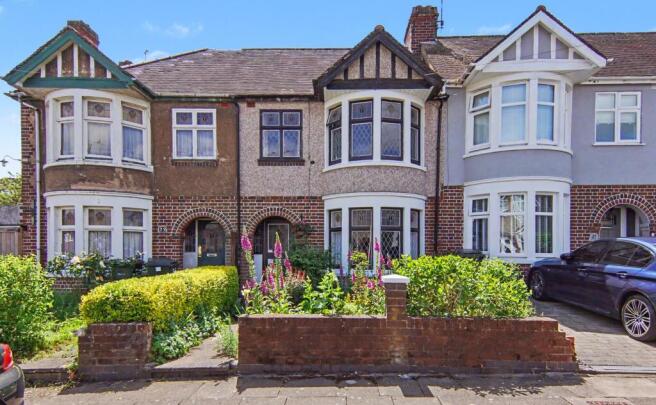 3 bed property, in Upper Eastern Green Lane, £260,000