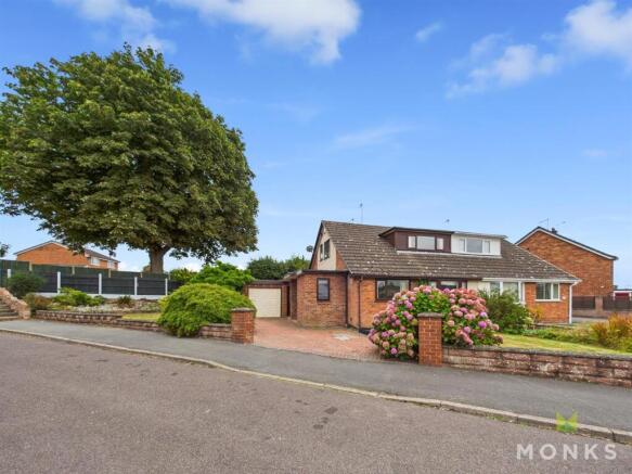3 bed property, in Walford Road, £245,000