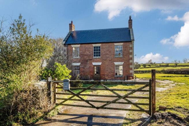 2 bed property, in Frome Road, £475,000