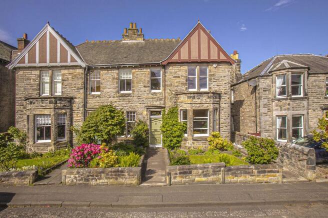 4 bed property, in 36 Couston Street, £485,000
