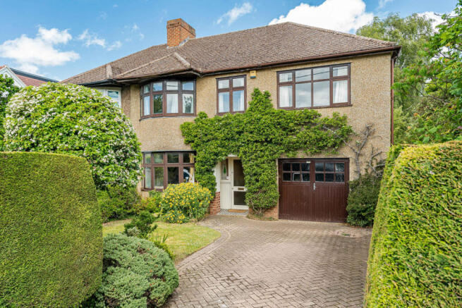 5 bed property, in Norreys Road, £625,000