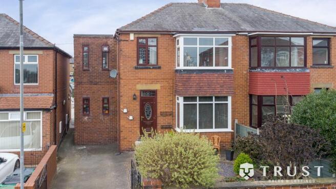 4 bed property, in Thirlmere Road, £280,000