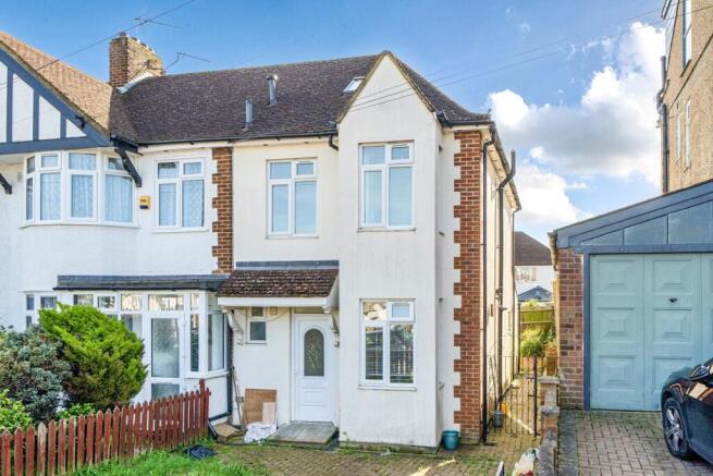 3 bed property, in Winsford Road, £550,000
