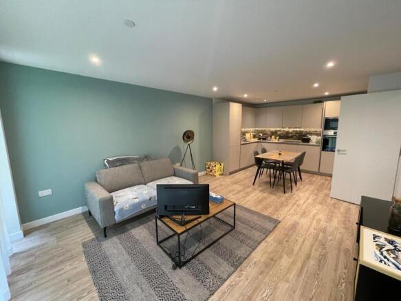 2 bed property, in Wilson Building, £270,000
