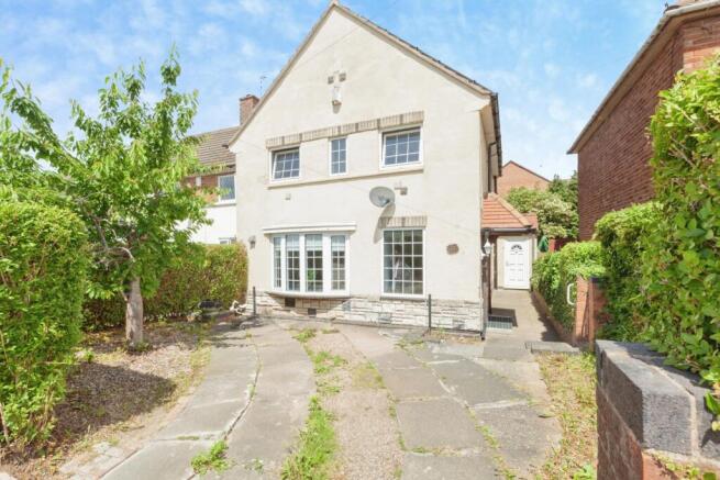 3 bed property, in Little John Road, £325,000