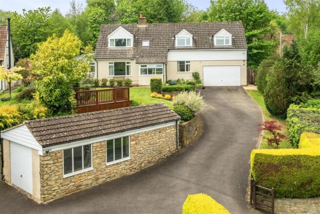 4 bed property, in Hewish, £665,000