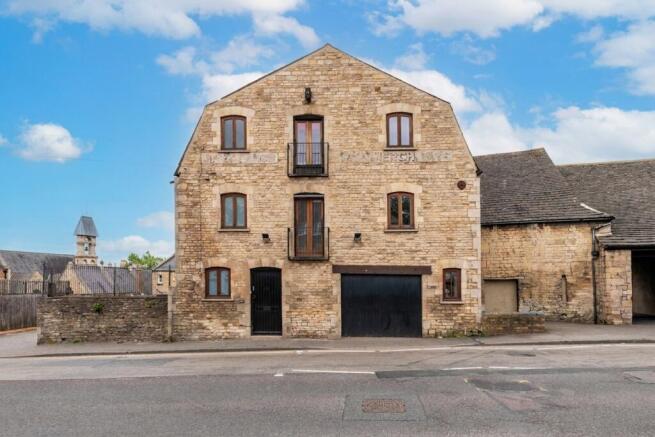 5 bed property, in North Street, £1,500,000