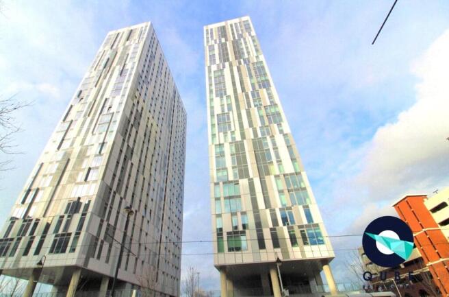 1 bed property, in Michigan Point Tower (Block A), £150,000