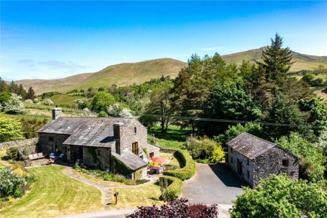 6 bed property, in Lowgill, £800,000