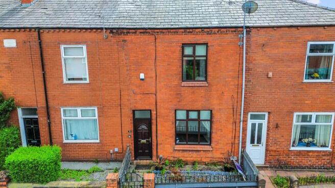 2 bed property, in Belle Green Lane, £140,000