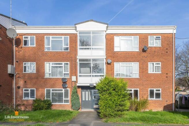 2 bed property, in Harmar Close, £140,000