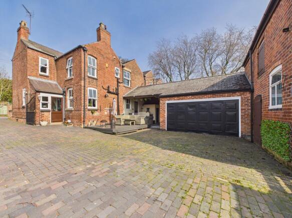 3 bed property, in Sitwell Street, £470,000