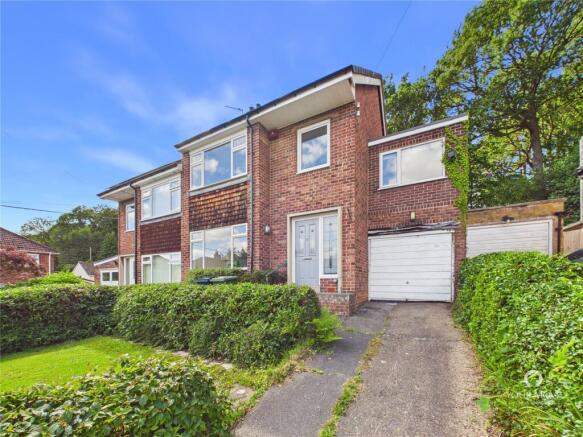 4 bed property, in Orchard Road, £265,000