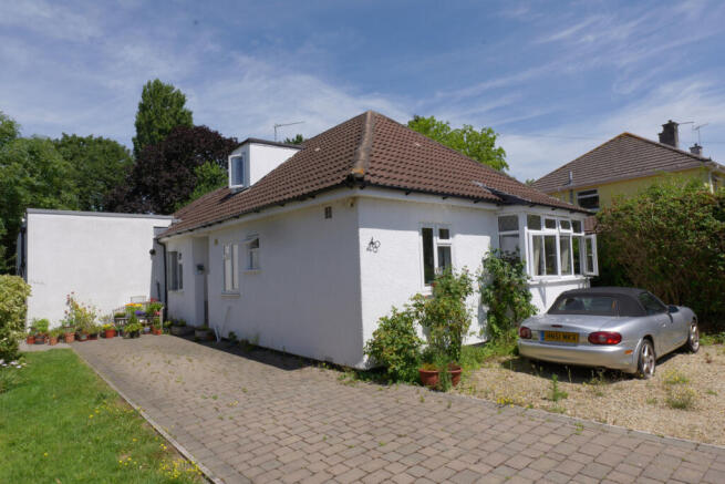 6 bed property, in Tranmere Avenue, £575,000