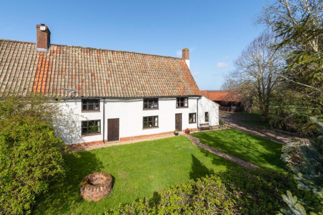 3 bed property, in North End, £735,000