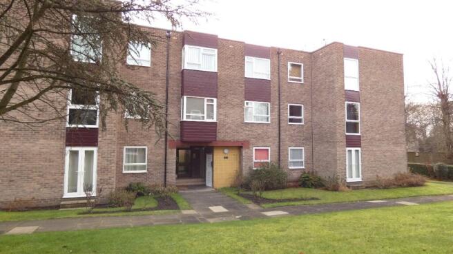 2 bed property, in Park Villa Court, £169,950