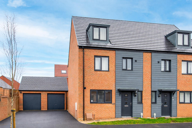 4 bed property, in Thornton Avenue, £315,000