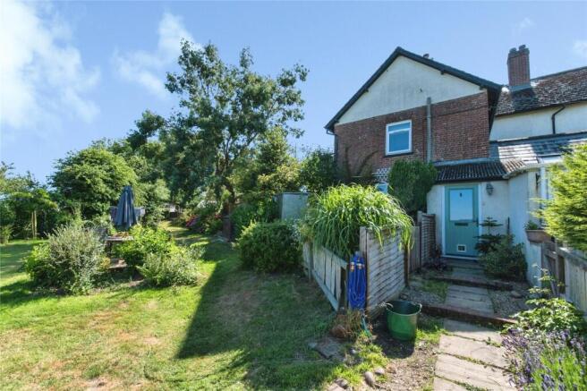 2 bed property, in Talaton, £200,000