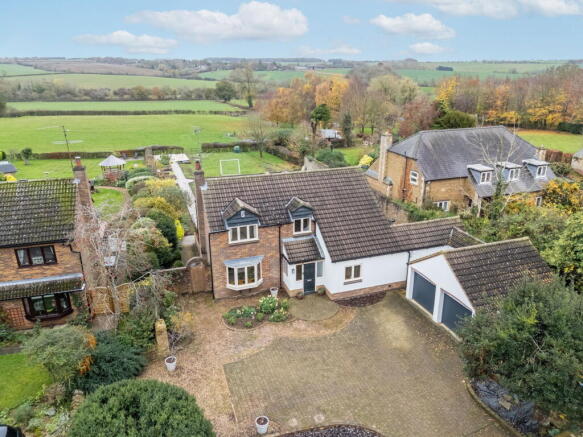 4 bed property, in Draughton Road, £700,000