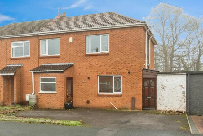 3 bed property, in Westbrook Road, £360,000