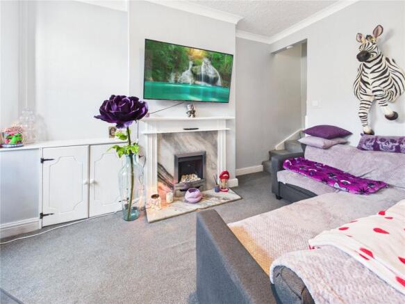 2 bed property, in Lansdowne Street, £75,000